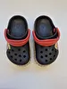 Sandália Modelo Tradicional/Carros Preto Crocs C 8