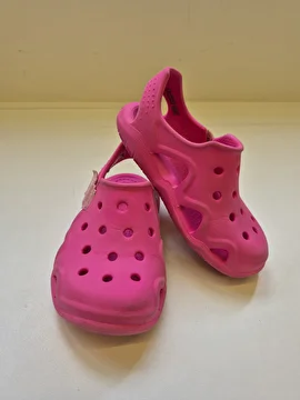 Sandália Modelo Tradicional Rosa Crocs C 8-9