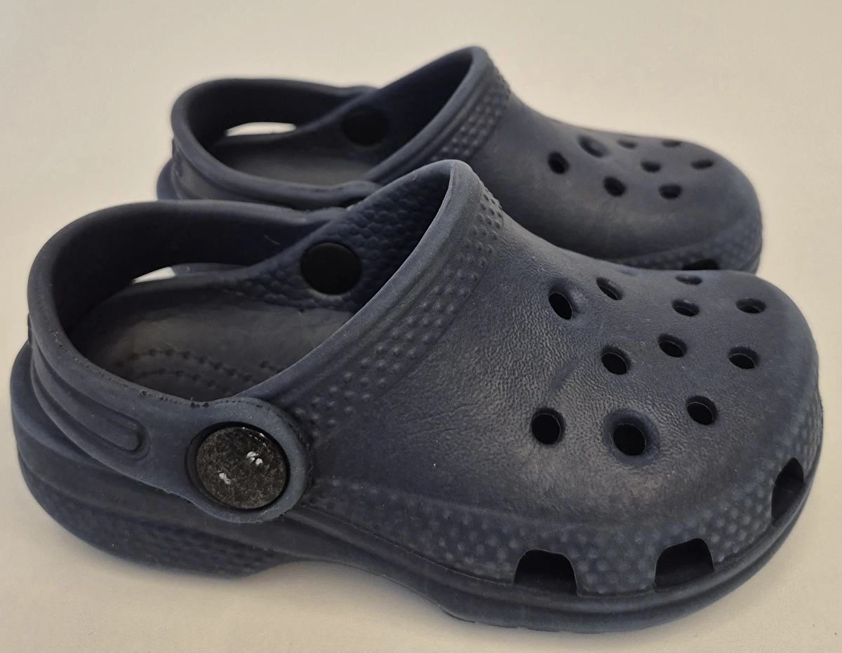 Sandália Modelo Tradicional Azul Crocs C 7