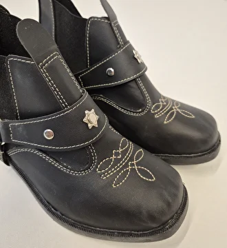 Bota Cano Curto Estilo Cowboy Preto Sem Marca 34