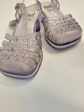 Sandália Com Fivela/Salto Transparente Melissa 26-27
