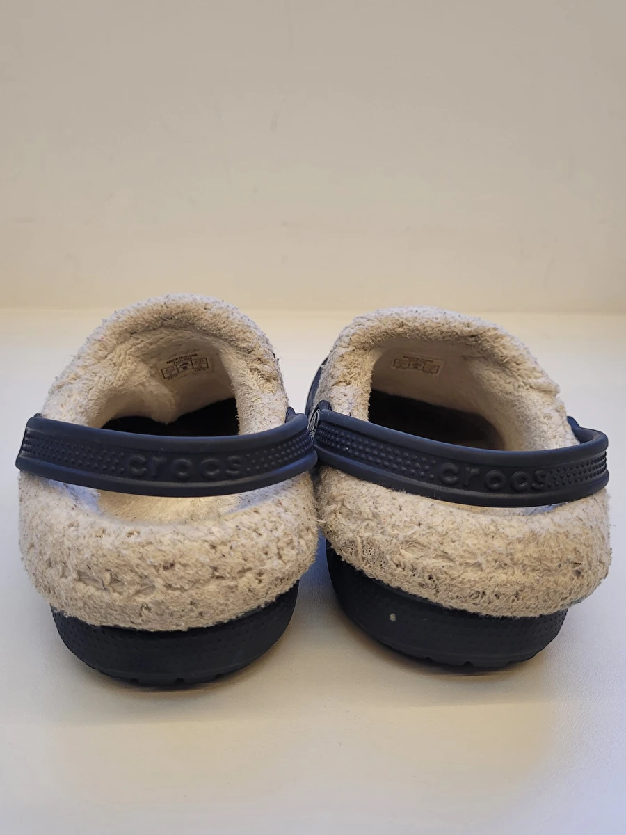 Sandália Modelo Tradicional Com Pêlo Dentro Azul Crocs C12-13