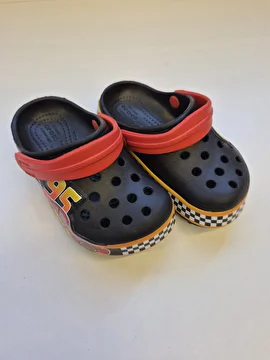Sandália Modelo Tradicional/Carros Preto Crocs C 8