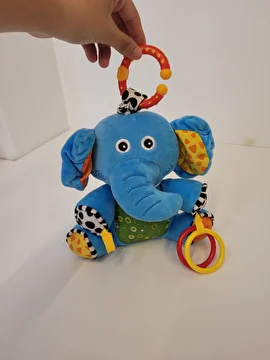 Pelúcia Elefantinho Treme Treme Com Argolas Azul Buba
