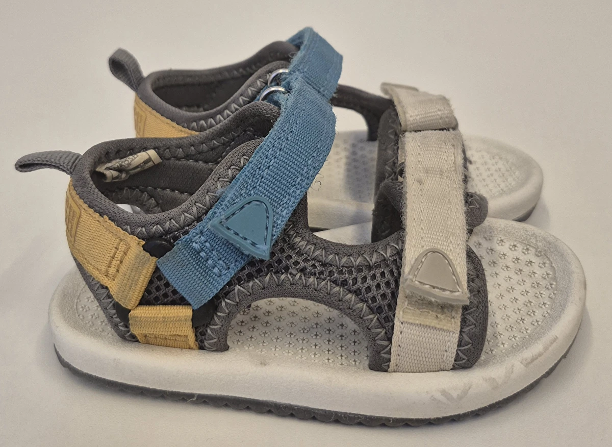 Sandália Com Velcro Cinza Osh Kosh 20