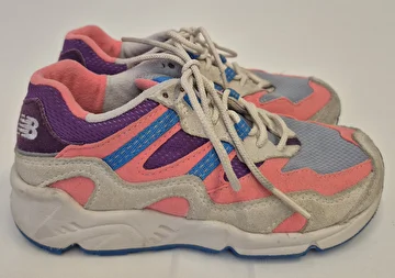 Tênis Com Cadarço Colorido New Balance 28