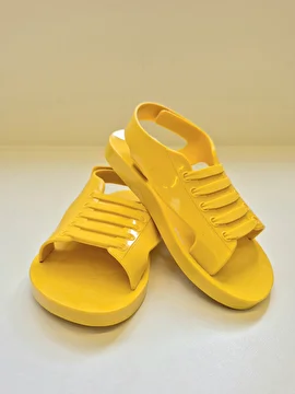 Sandália Com Velcro Amarelo Melissa 26-27