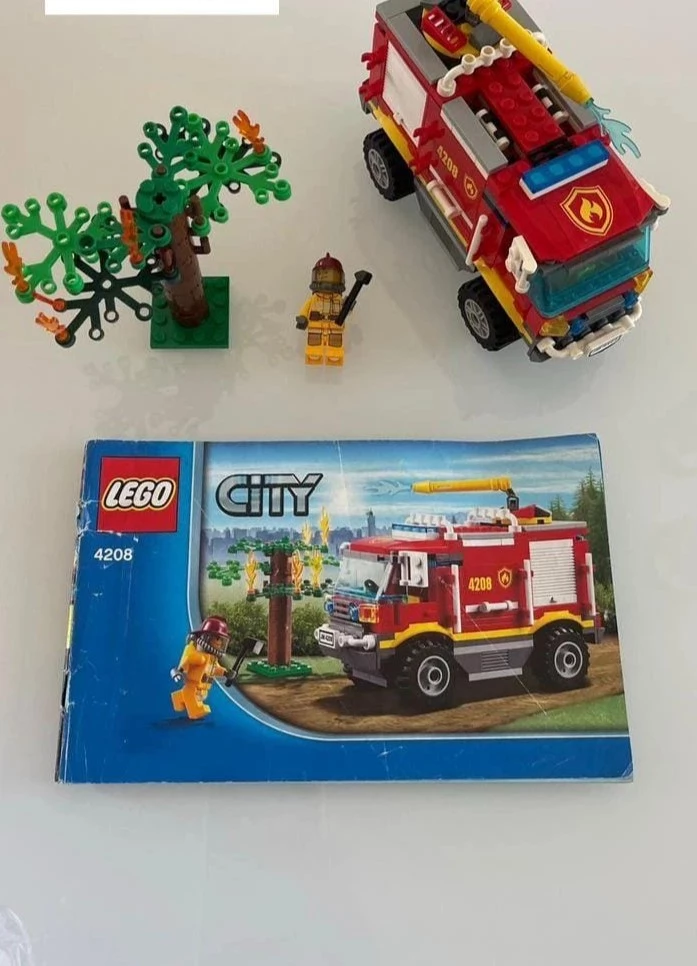 Encaixe Plástico Caminhão De Bombeiros 4208 Vermelho Lego