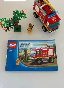 Encaixe Plástico Caminhão De Bombeiros 4208 Vermelho Lego