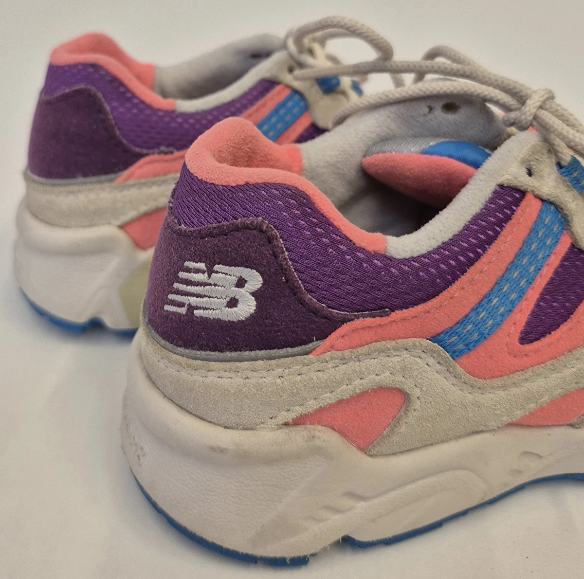 Tênis Com Cadarço Colorido New Balance 28