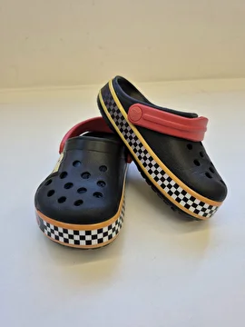 Sandália Modelo Tradicional/Carros Preto Crocs C 8