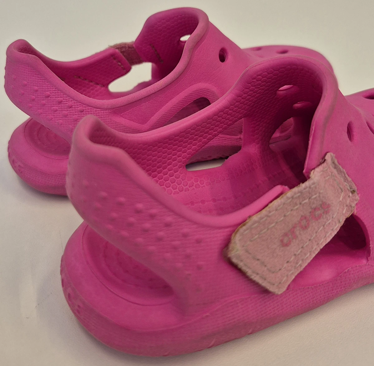 Sandália Modelo Tradicional Rosa Crocs C 8-9