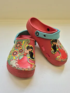 Sandália Modelo Tradicional/Isabela/Encanto Vermelho Crocs C13
