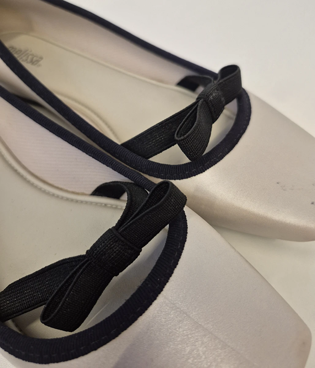 Sapatilha Com Laço De Elástico Off White Melissa 35