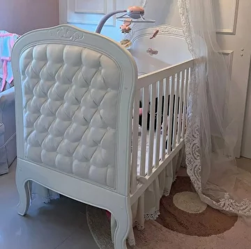 Berço Coleção Ópera/ Feito Artesanalmente/ Produzido Manualmente Branco Sem Marca