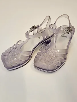 Sandália Com Fivela/Salto Transparente Melissa 26-27