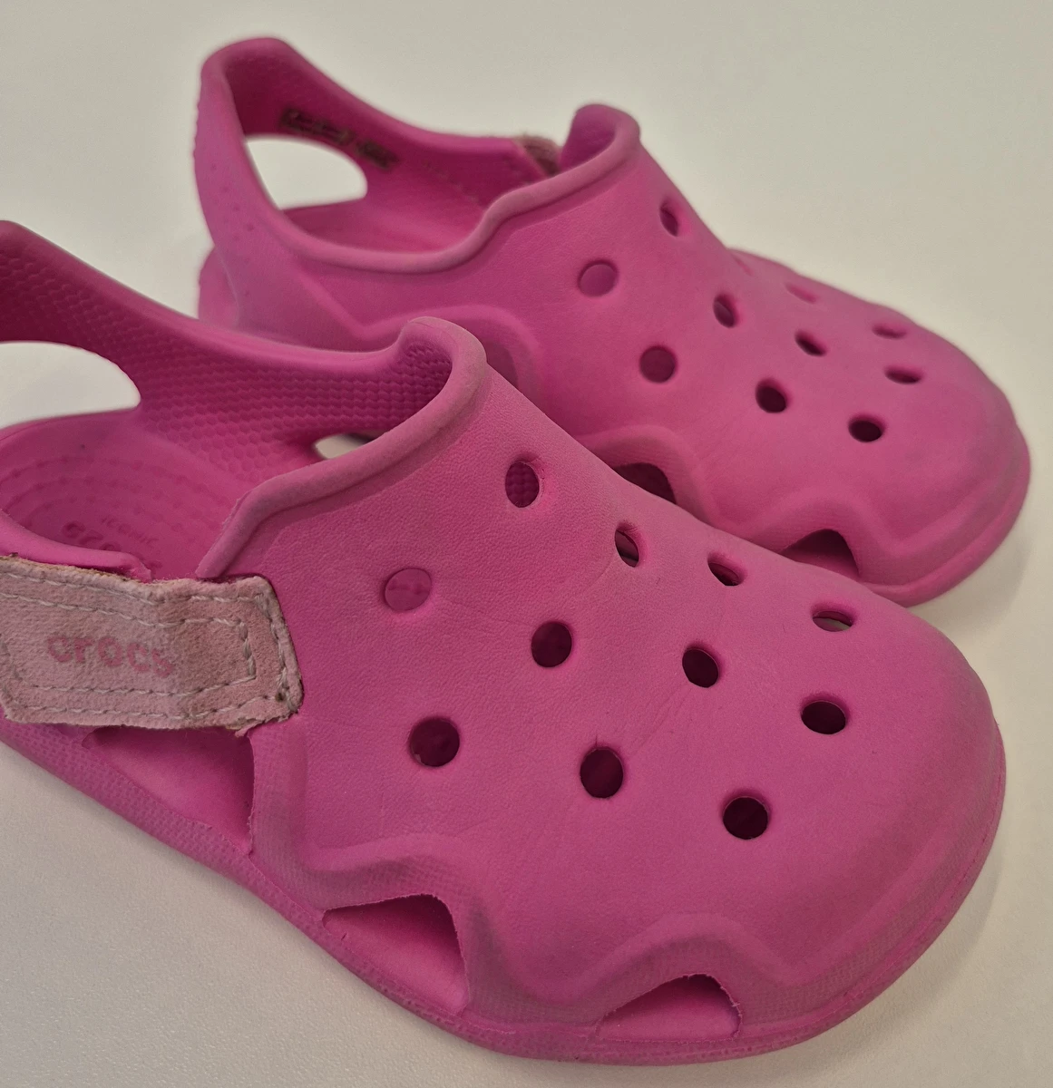Sandália Modelo Tradicional Rosa Crocs C 8-9