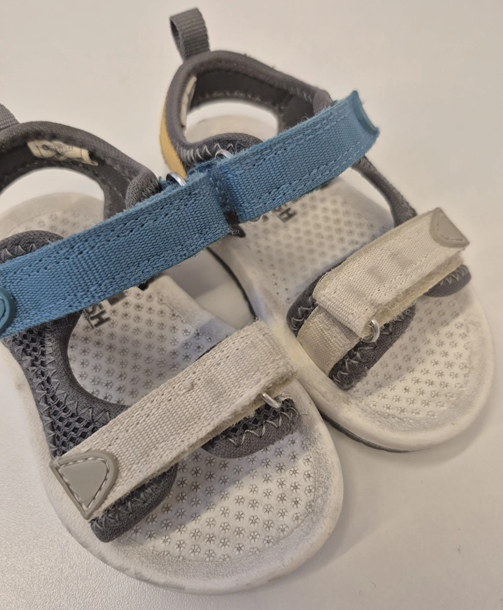 Sandália Com Velcro Cinza Osh Kosh 20