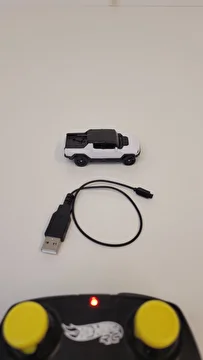 Carrinho Com Controle Remoto Branco Hot Whells