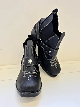 Bota Cano Curto Estilo Cowboy Preto Sem Marca 34